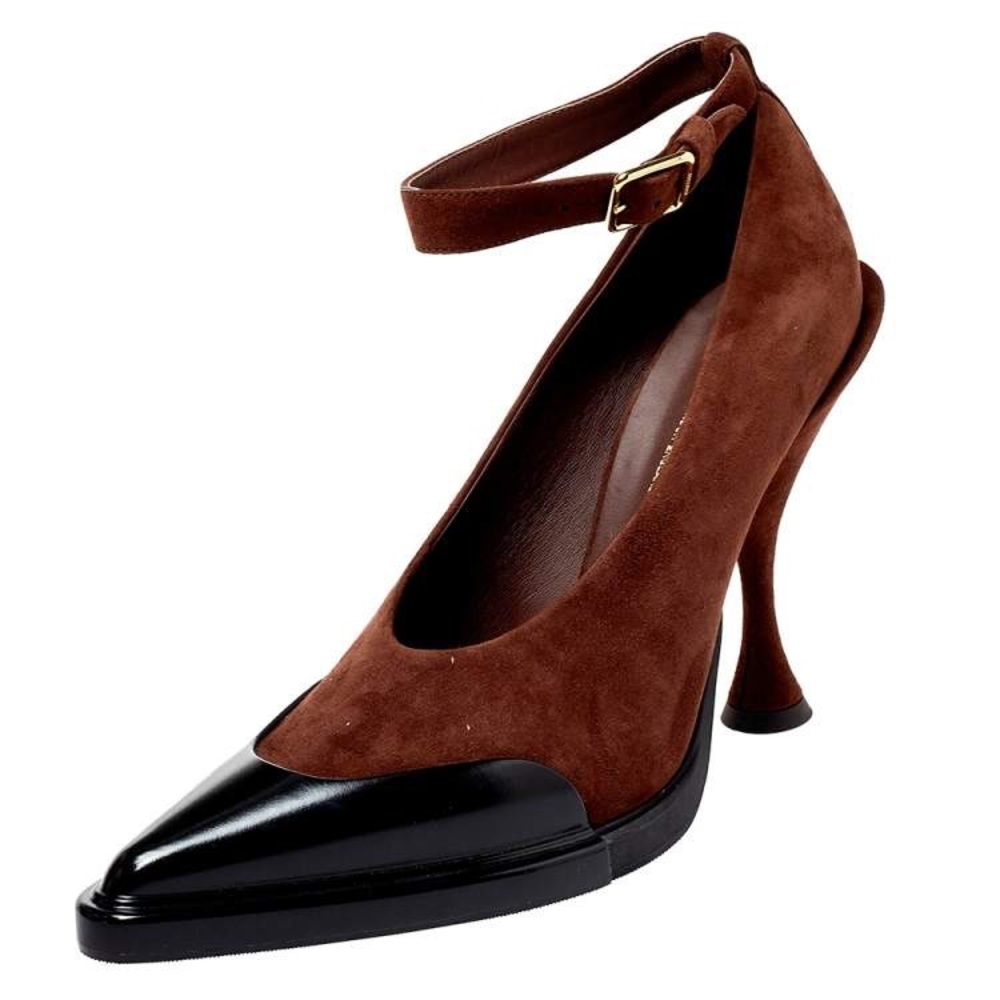 Authentic Burberry brown suede and black patent leather heels size EU 38.5